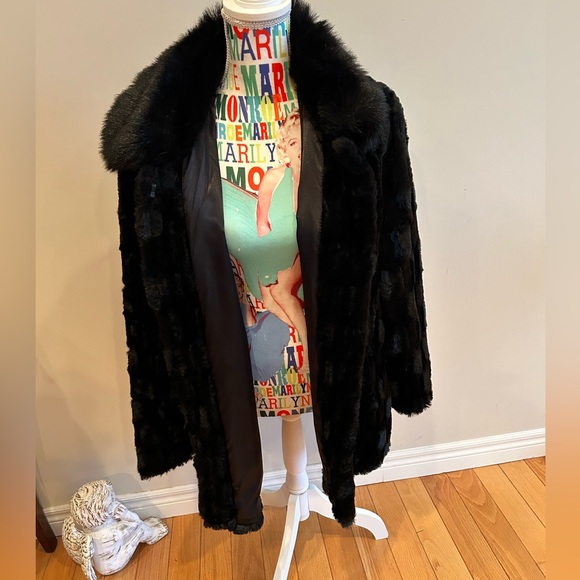 Novelti black faux fur coat. Excellent condition. - Picture 2 of 5